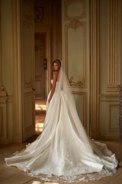 Colectia Milla Nova Chapter - Bride, Rochie de mireasa Dmytra Train